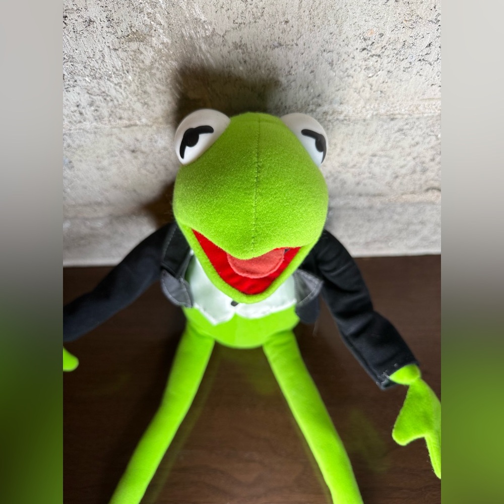Plush Frog Character Toy - Bright Green Kermit-Style Plush - Picture 9 of 11
